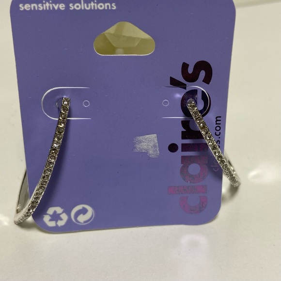 Claire’s women oval shape silver tone and crystal rhinestone stud earrings. NWOT - Picture 4 of 4